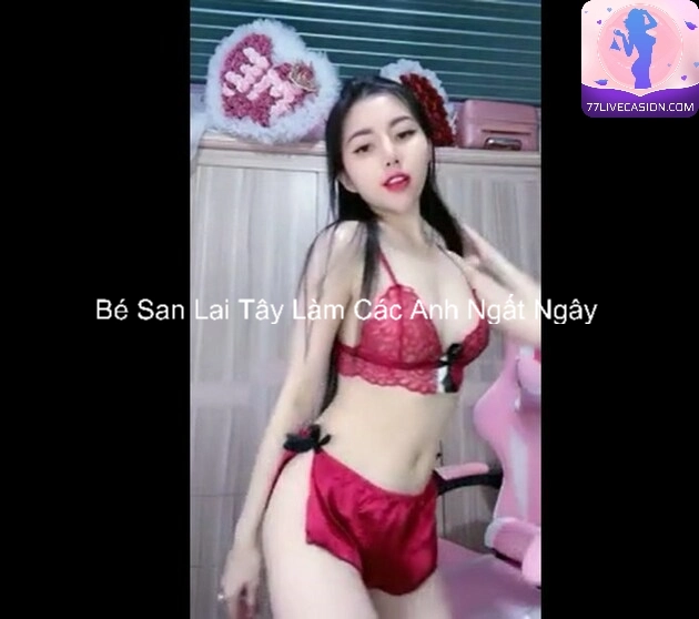 Bé San Lai Tây Làm Các Anh Ngất Ngây 3